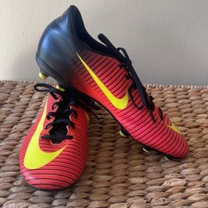 Nike Mercurial Victory Cleats